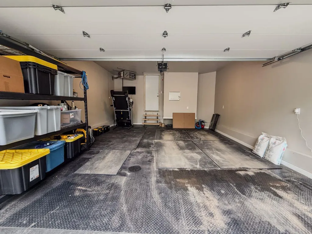 1749 Douglas Glen Grove SE Calgary AB T2Z 3A5