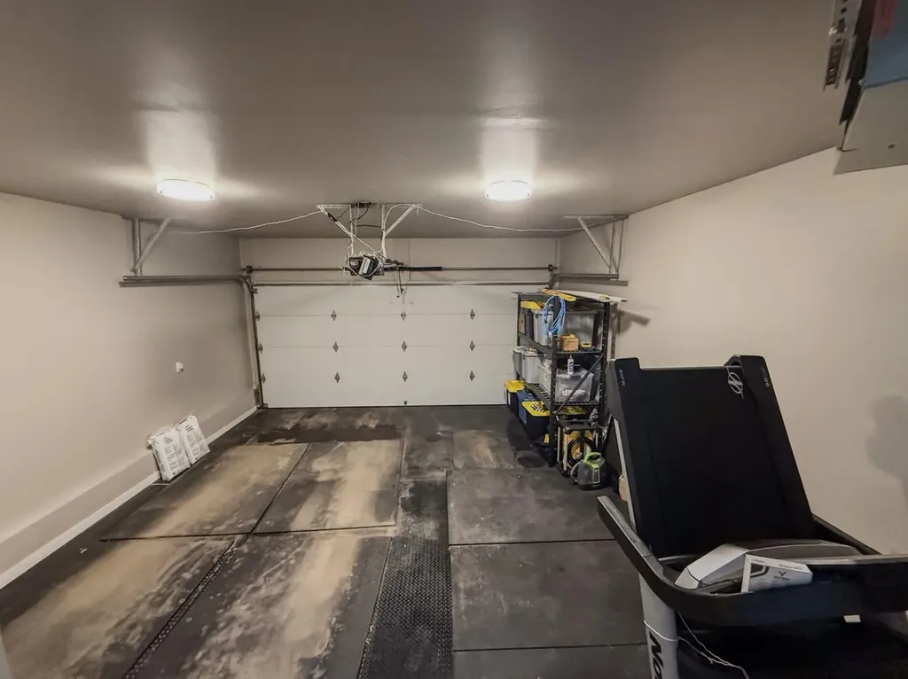 1749 Douglas Glen Grove SE Calgary AB T2Z 3A5