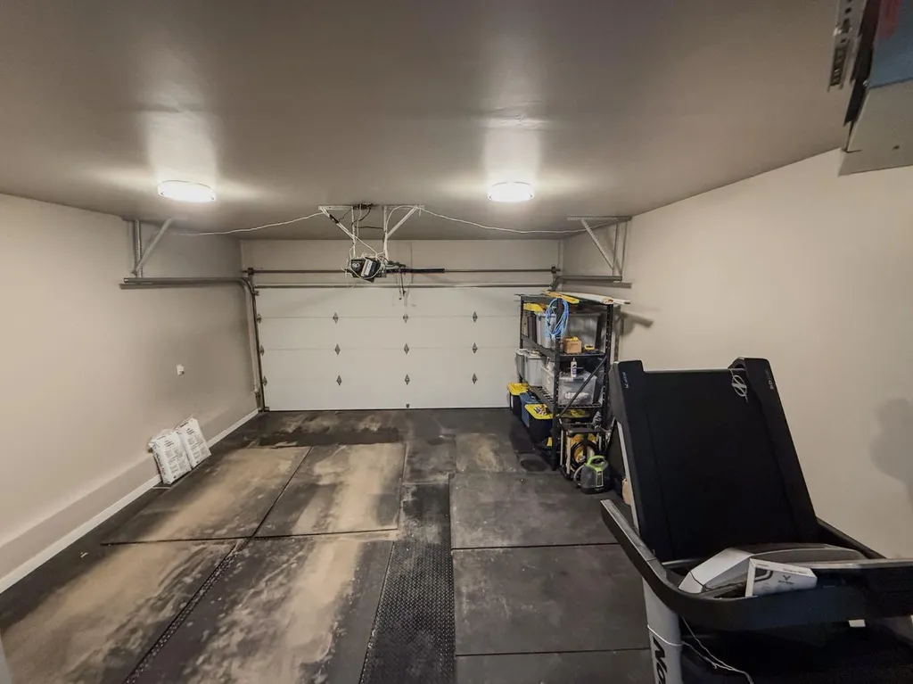 1749 Douglas Glen Grove SE Calgary AB T2Z 3A5