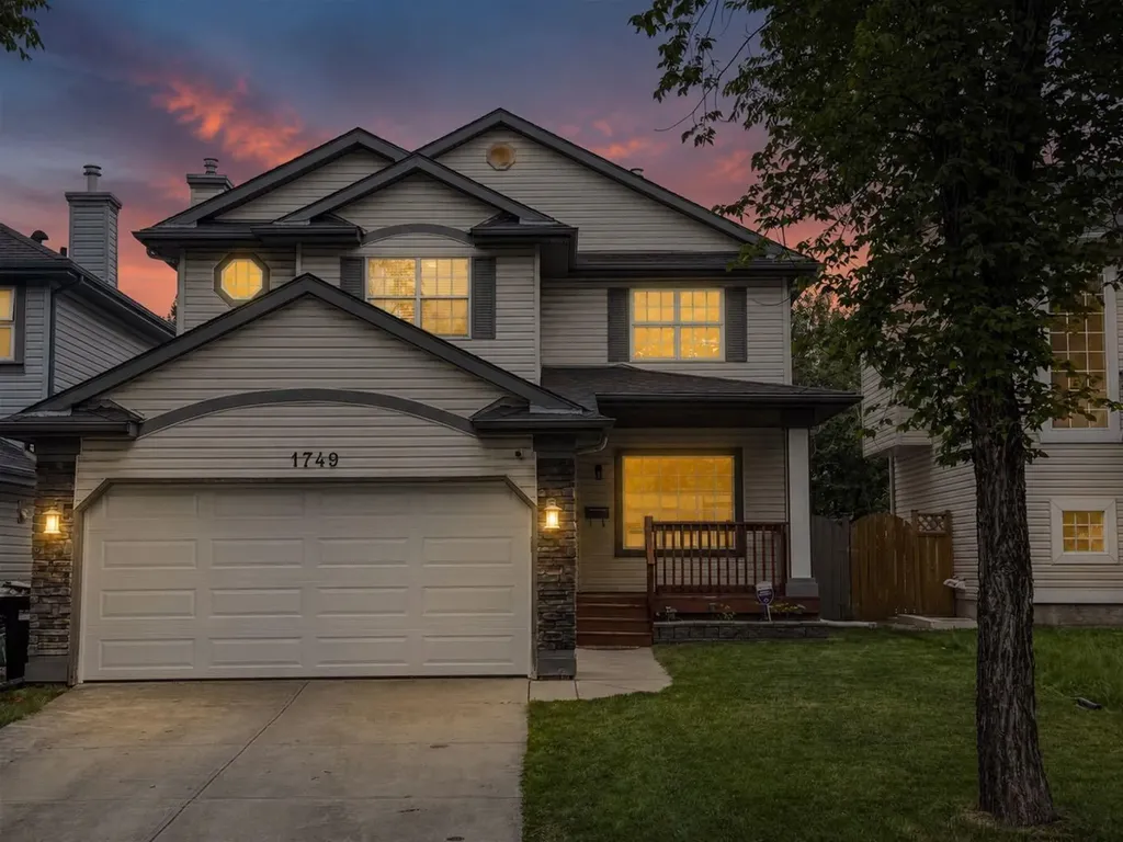 1749 Douglas Glen Grove SE Calgary AB T2Z 3A5