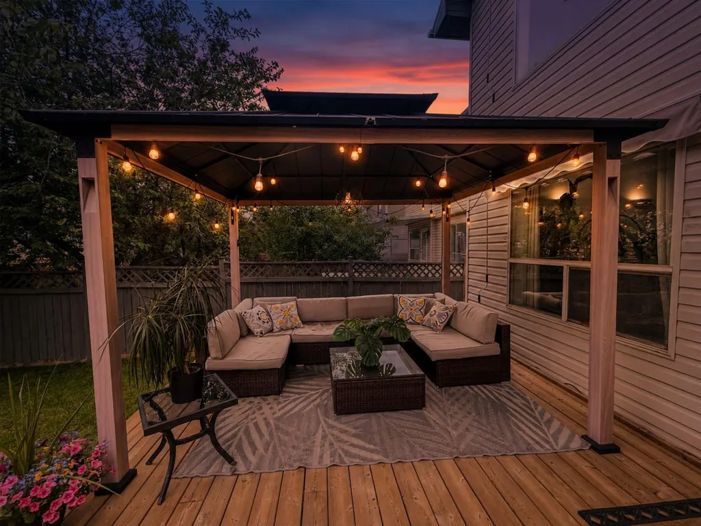 1749 Douglas Glen Grove SE Calgary AB T2Z 3A5