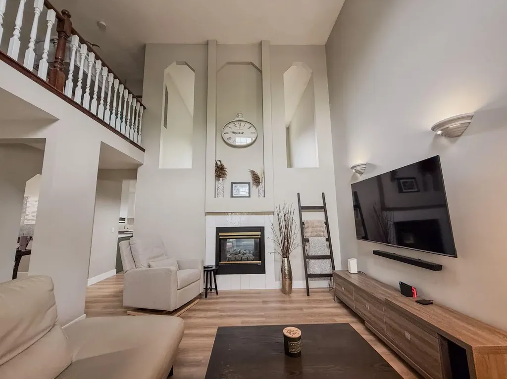 1749 Douglas Glen Grove SE Calgary AB T2Z 3A5