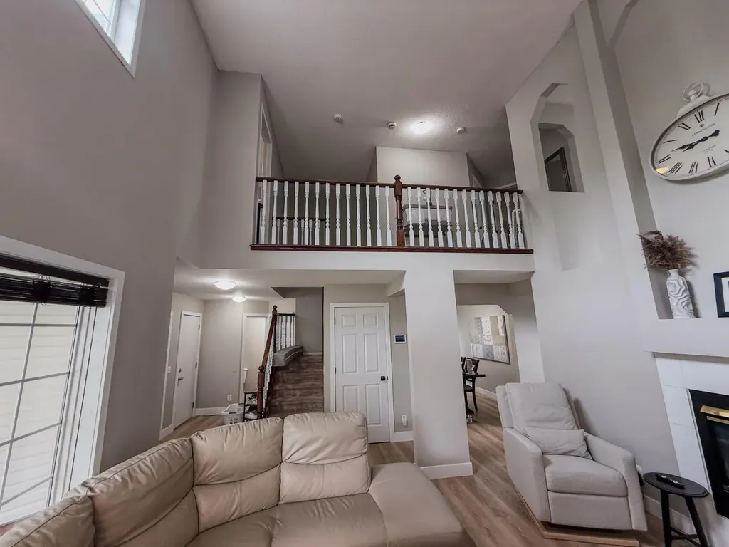 1749 Douglas Glen Grove SE Calgary AB T2Z 3A5