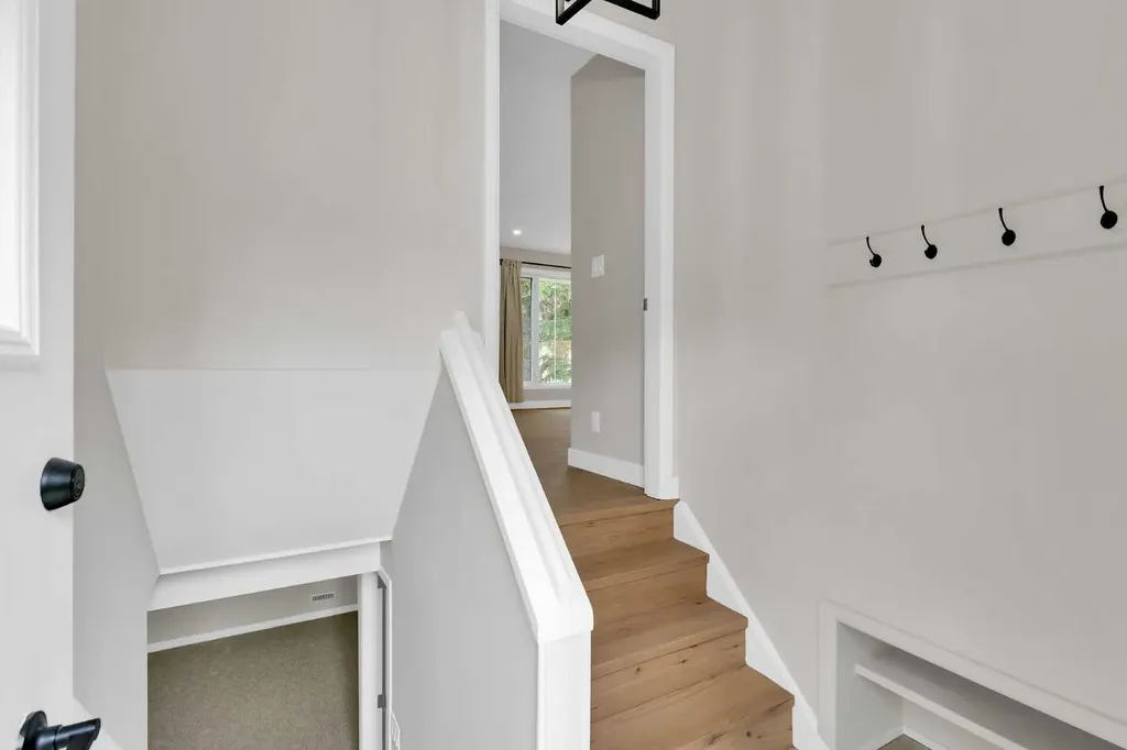 811 Seattle Drive SW Calgary AB T2W 0M9