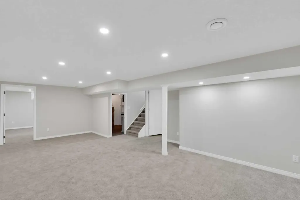 811 Seattle Drive SW Calgary AB T2W 0M9