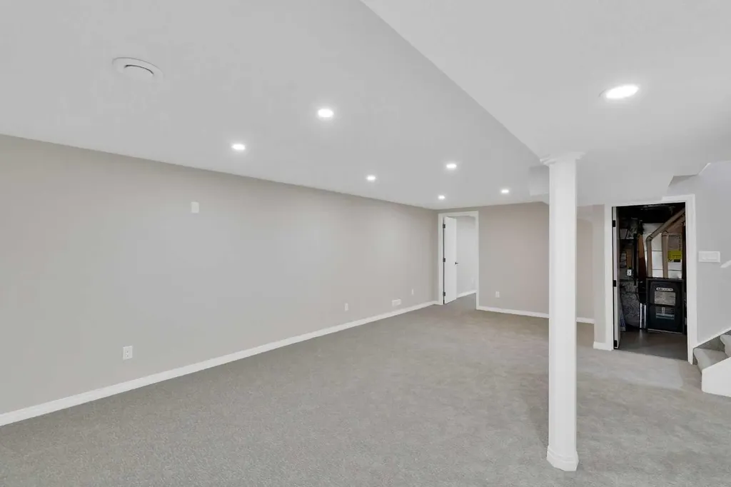 811 Seattle Drive SW Calgary AB T2W 0M9