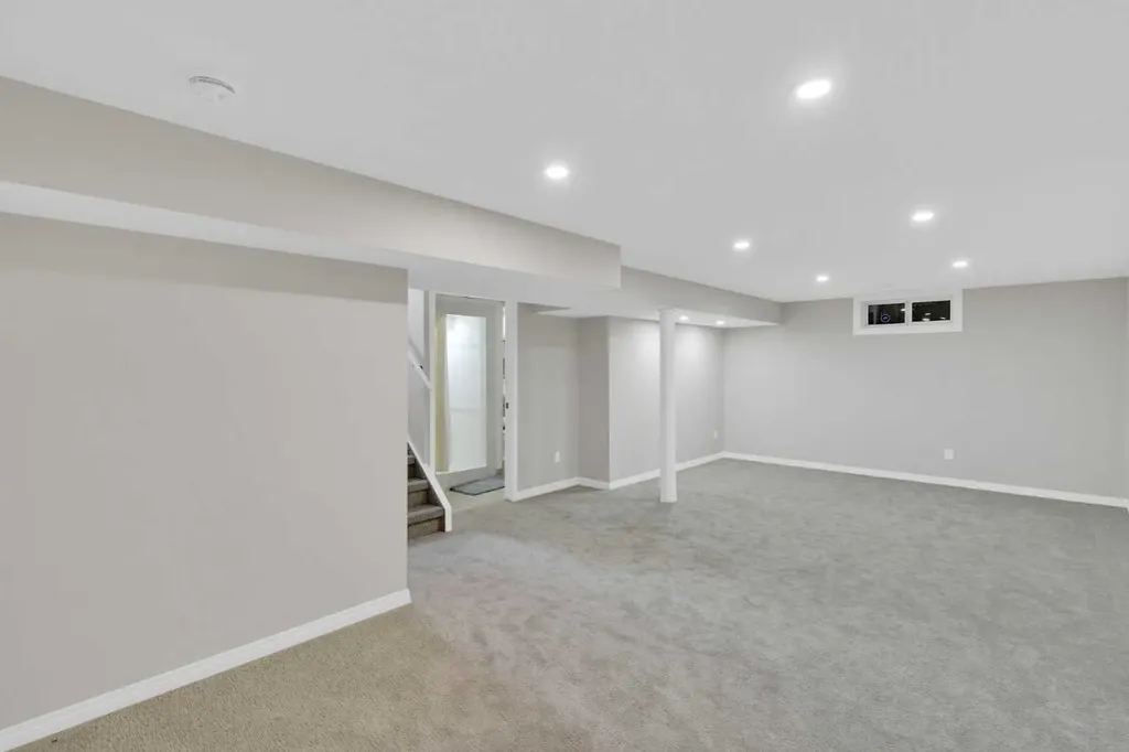 811 Seattle Drive SW Calgary AB T2W 0M9