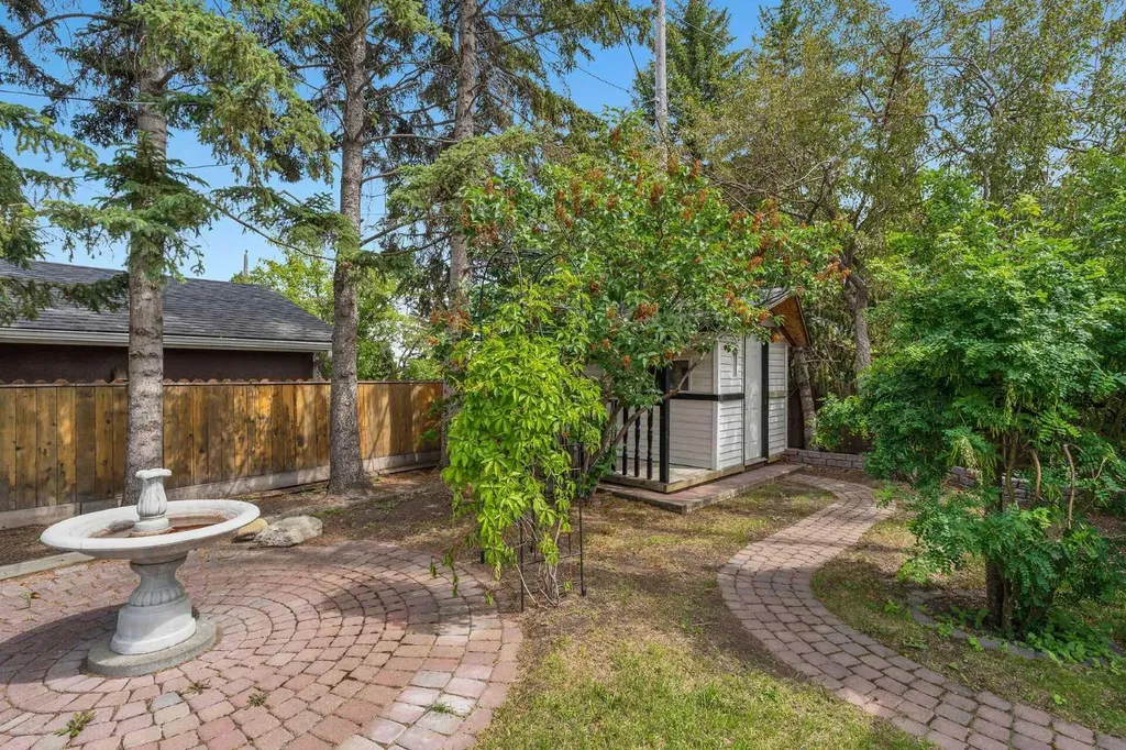811 Seattle Drive SW Calgary AB T2W 0M9