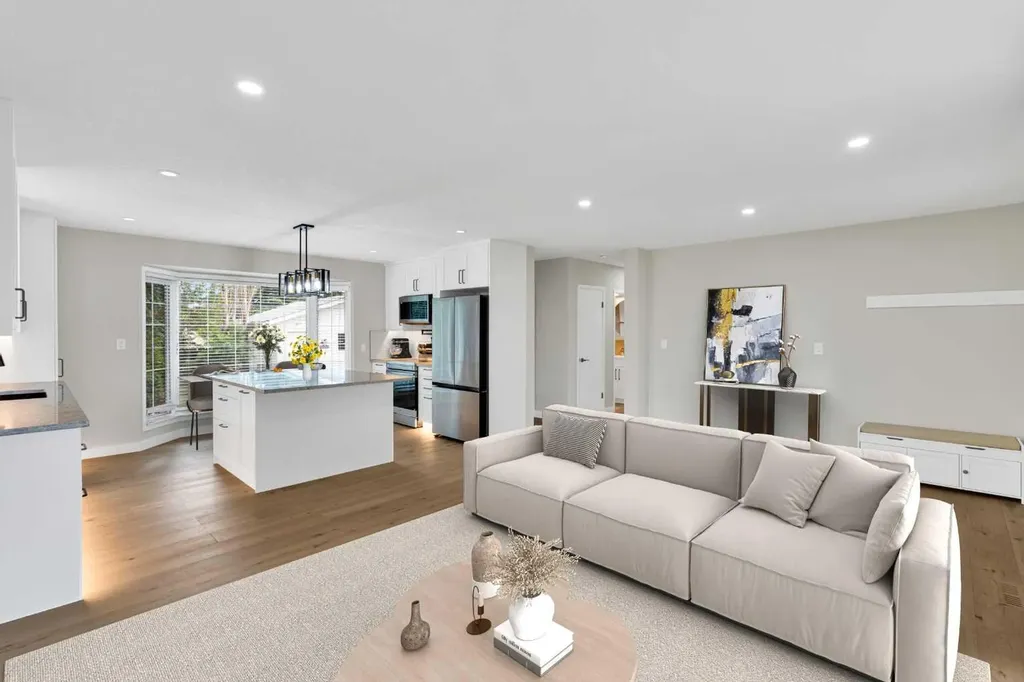 811 Seattle Drive SW Calgary AB T2W 0M9
