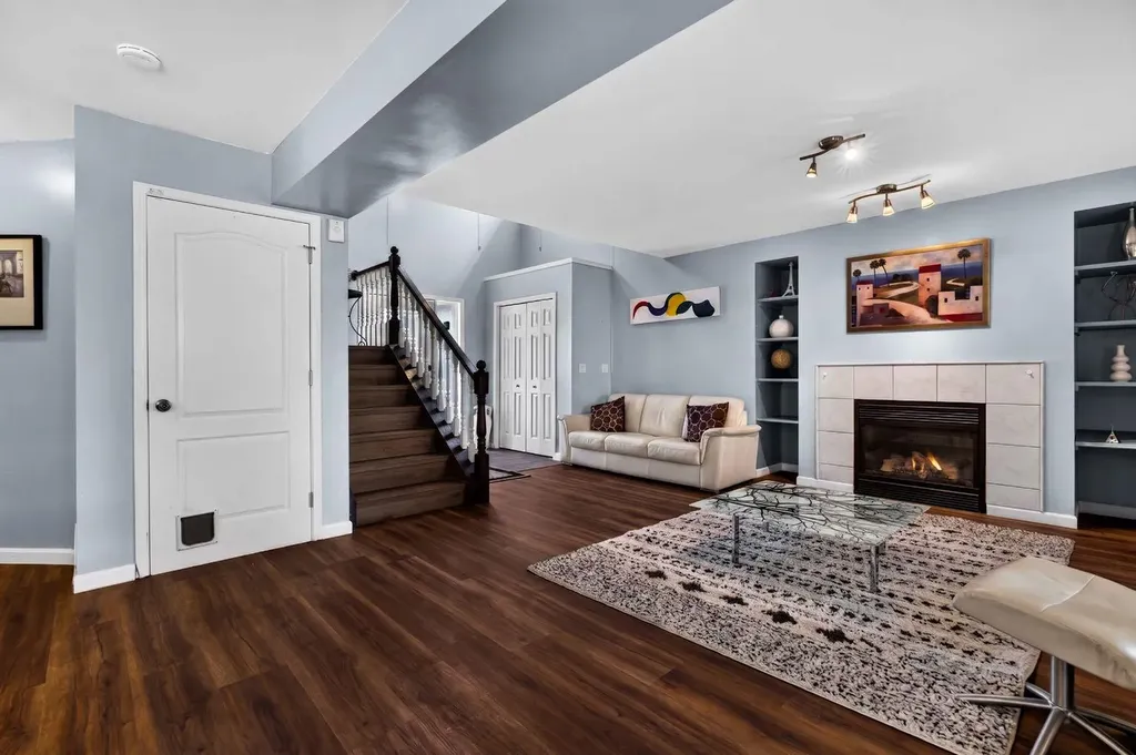 67 Douglas Ridge View SE Calgary AB T2Z 3C3