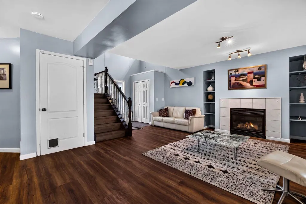 67 Douglas Ridge View SE Calgary AB T2Z 3C3
