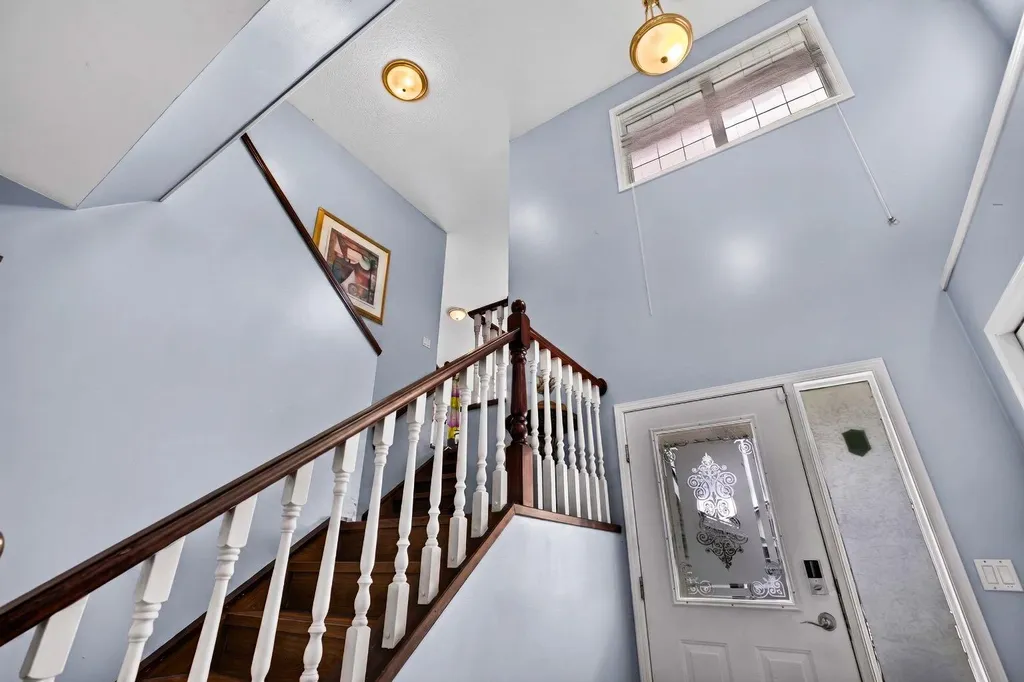67 Douglas Ridge View SE Calgary AB T2Z 3C3
