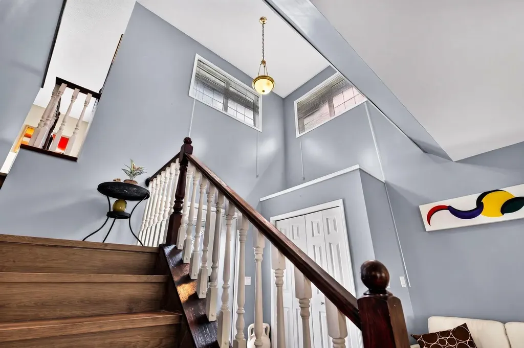 67 Douglas Ridge View SE Calgary AB T2Z 3C3