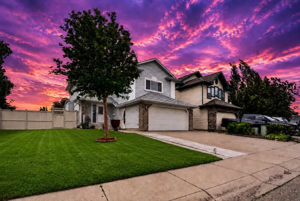67 Douglas Ridge View SE Calgary AB T2Z 3C3