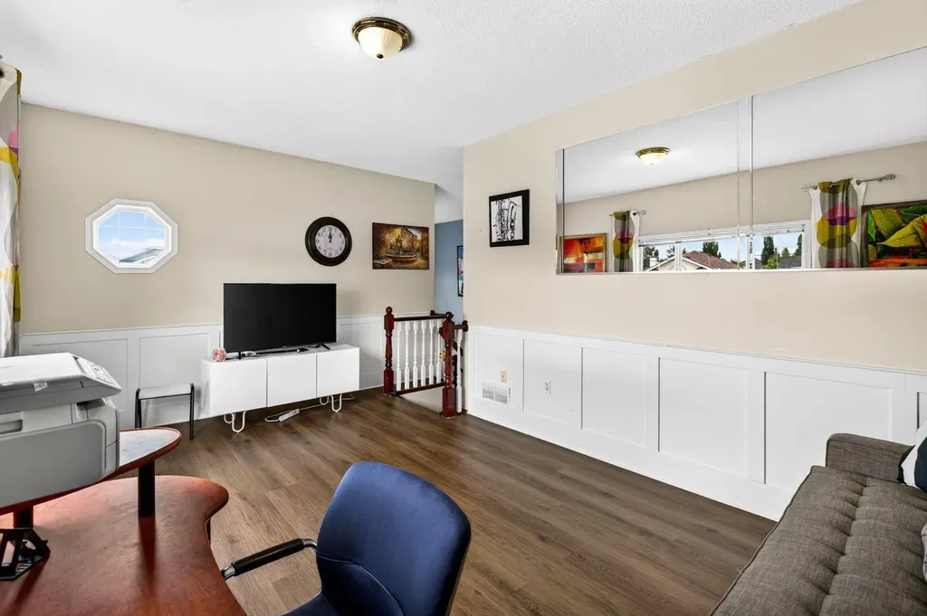 67 Douglas Ridge View SE Calgary AB T2Z 3C3