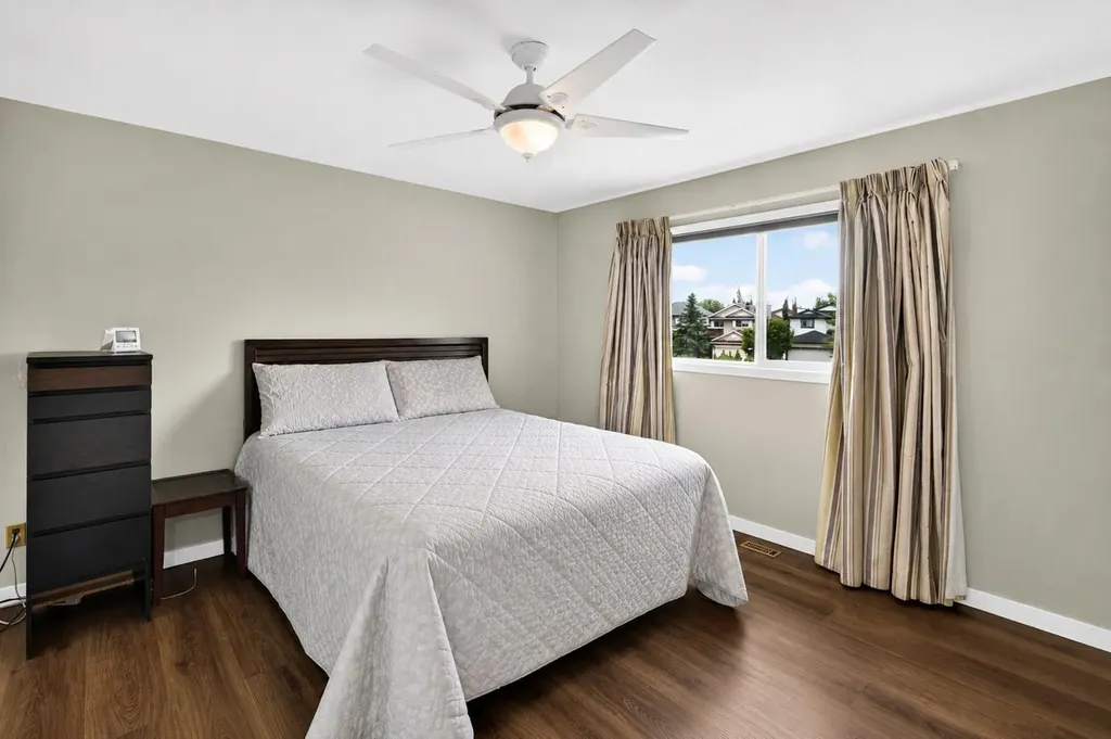 67 Douglas Ridge View SE Calgary AB T2Z 3C3
