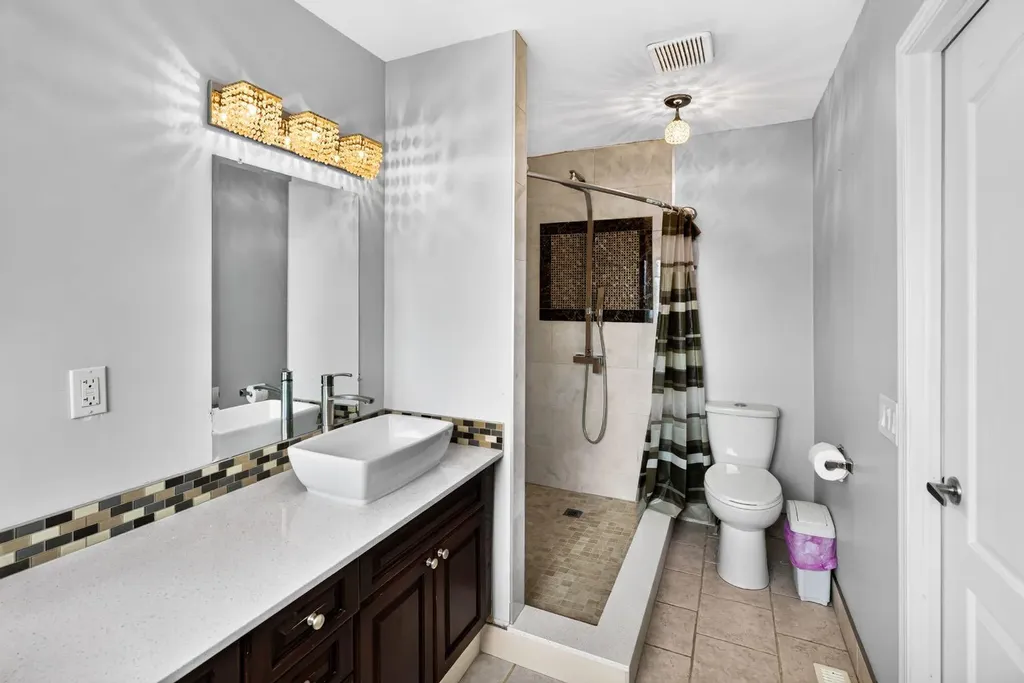 67 Douglas Ridge View SE Calgary AB T2Z 3C3