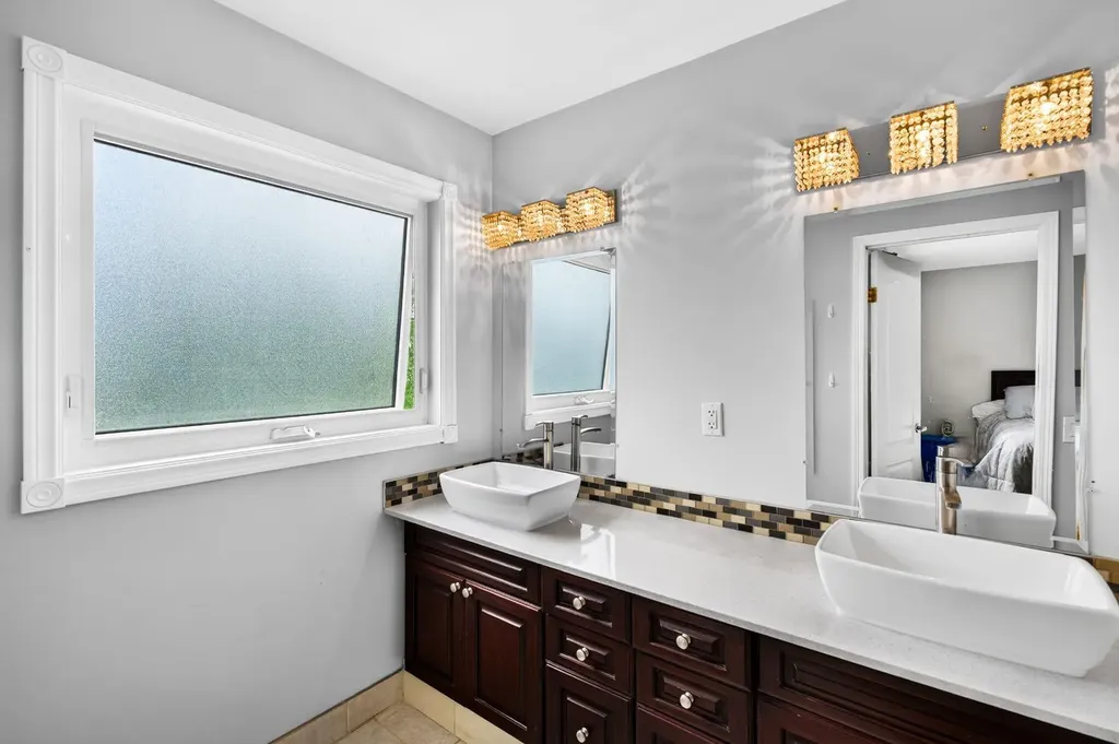 67 Douglas Ridge View SE Calgary AB T2Z 3C3