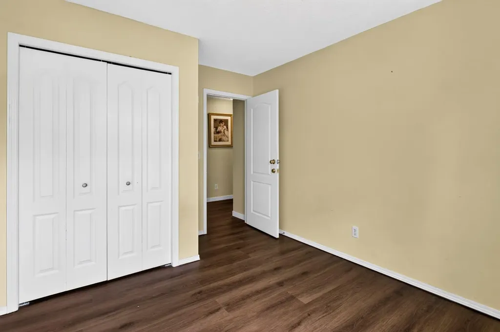 67 Douglas Ridge View SE Calgary AB T2Z 3C3