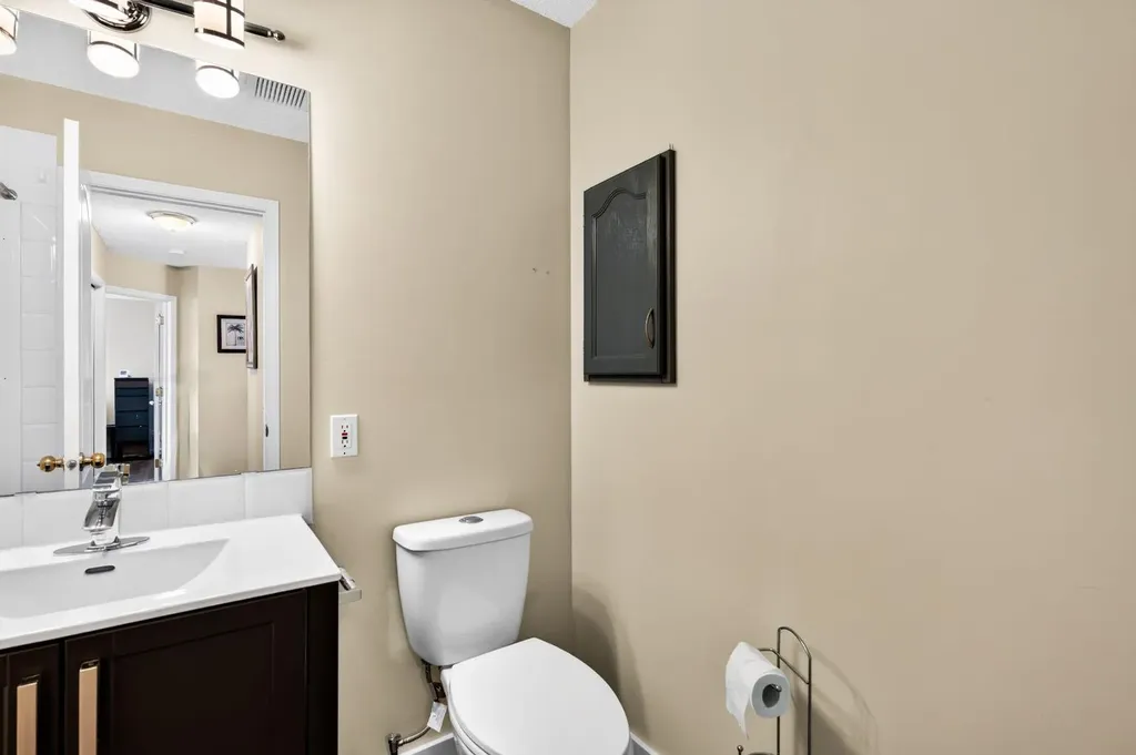67 Douglas Ridge View SE Calgary AB T2Z 3C3