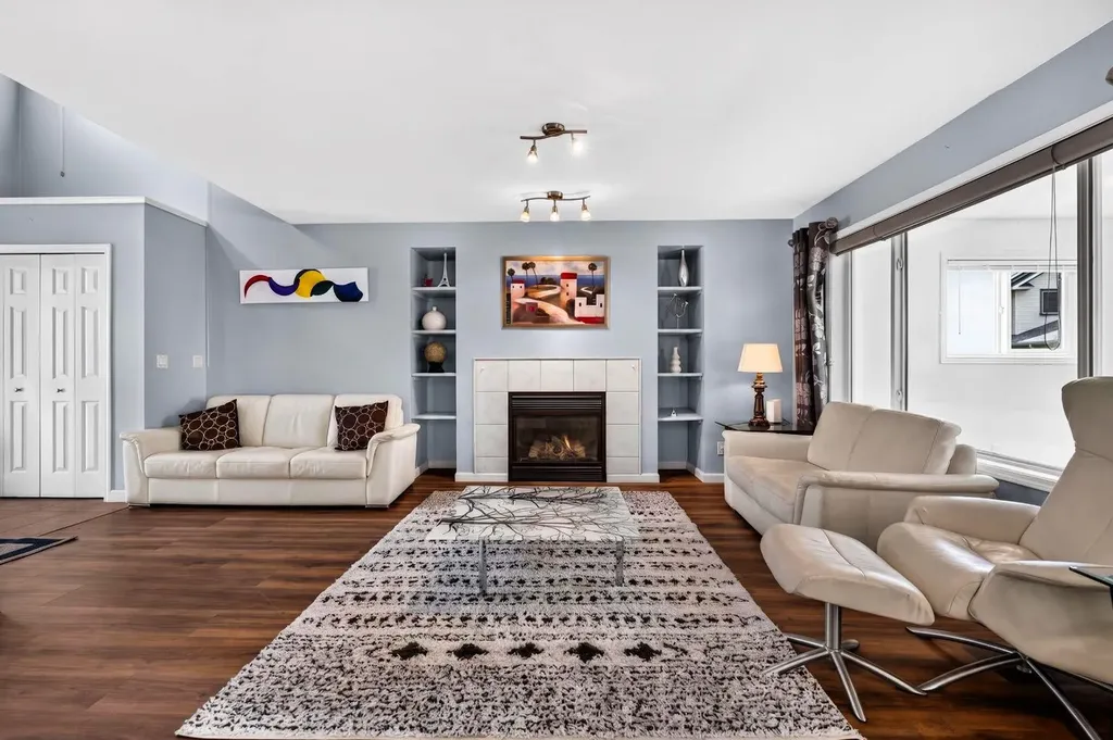 67 Douglas Ridge View SE Calgary AB T2Z 3C3