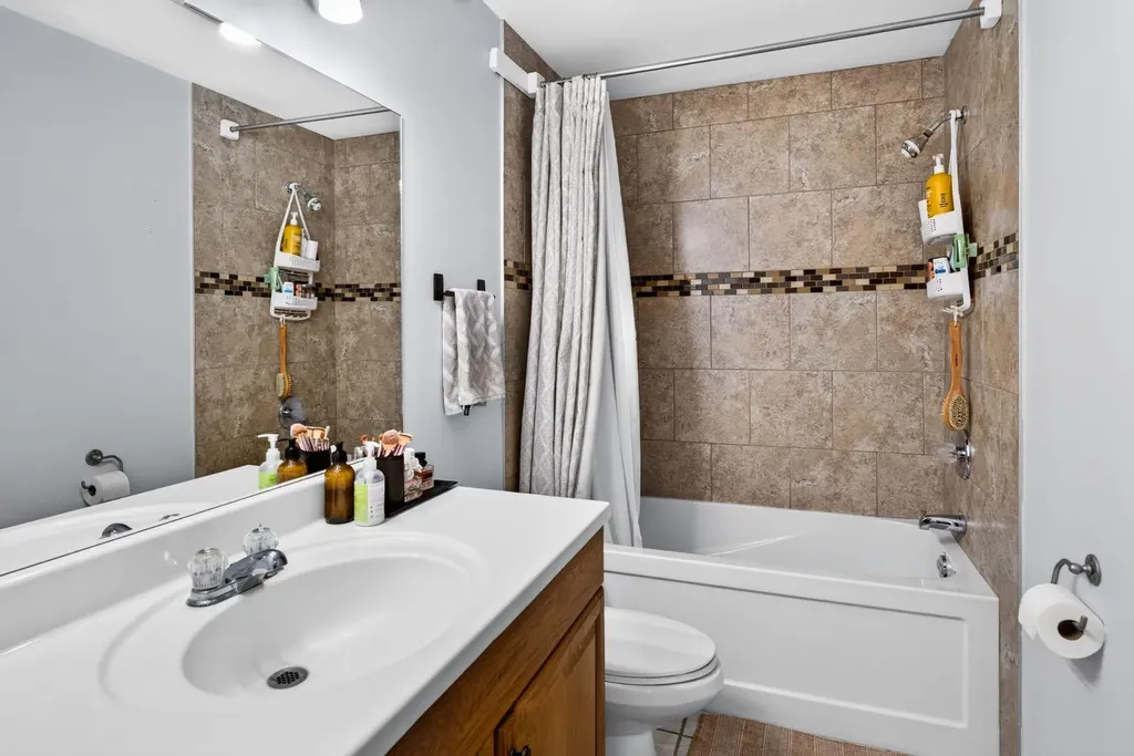 67 Douglas Ridge View SE Calgary AB T2Z 3C3