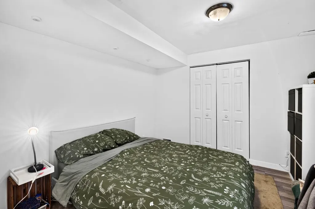 67 Douglas Ridge View SE Calgary AB T2Z 3C3