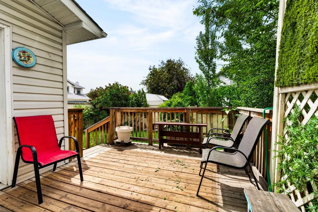 67 Douglas Ridge View SE Calgary AB T2Z 3C3