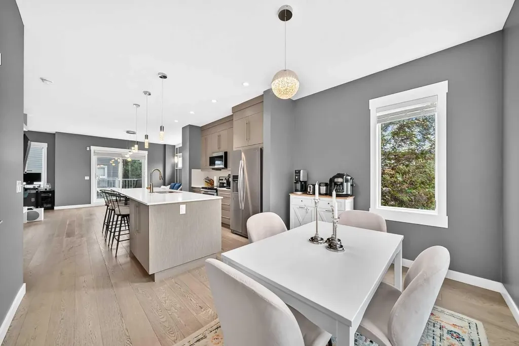 111 Rainbow Falls Gate Chestermere AB T1X 0Z5