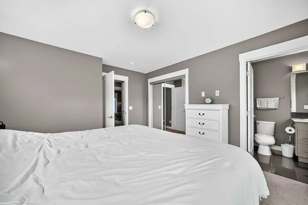 111 Rainbow Falls Gate Chestermere AB T1X 0Z5