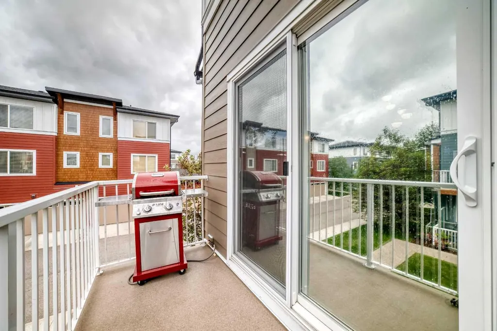 111 Rainbow Falls Gate Chestermere AB T1X 0Z5