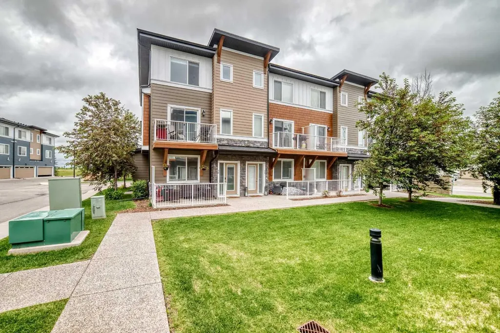 111 Rainbow Falls Gate Chestermere AB T1X 0Z5