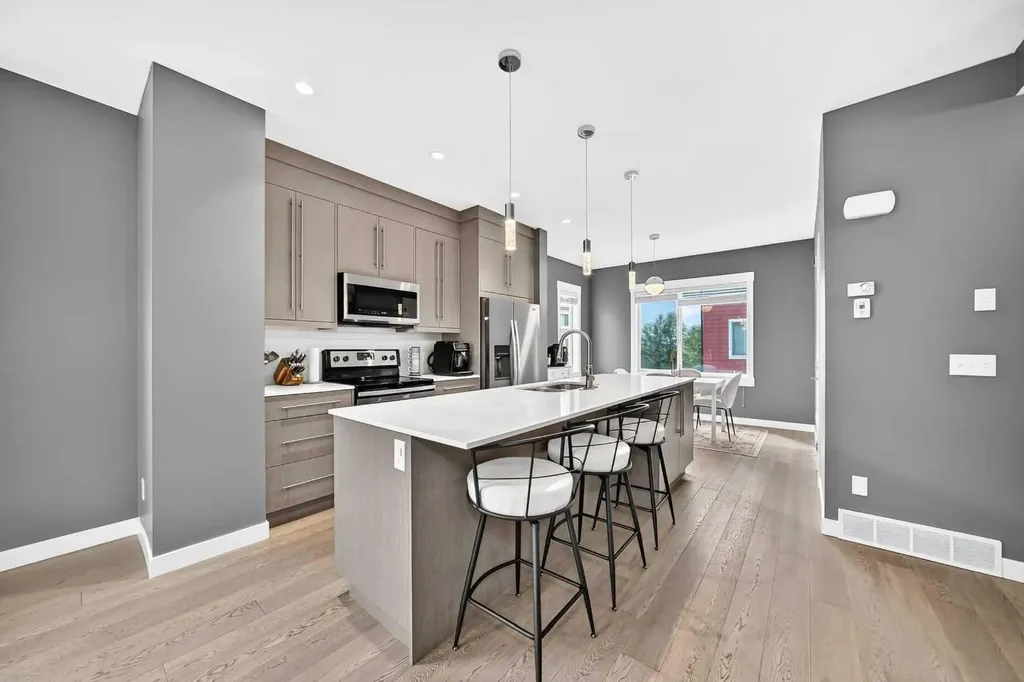 111 Rainbow Falls Gate Chestermere AB T1X 0Z5