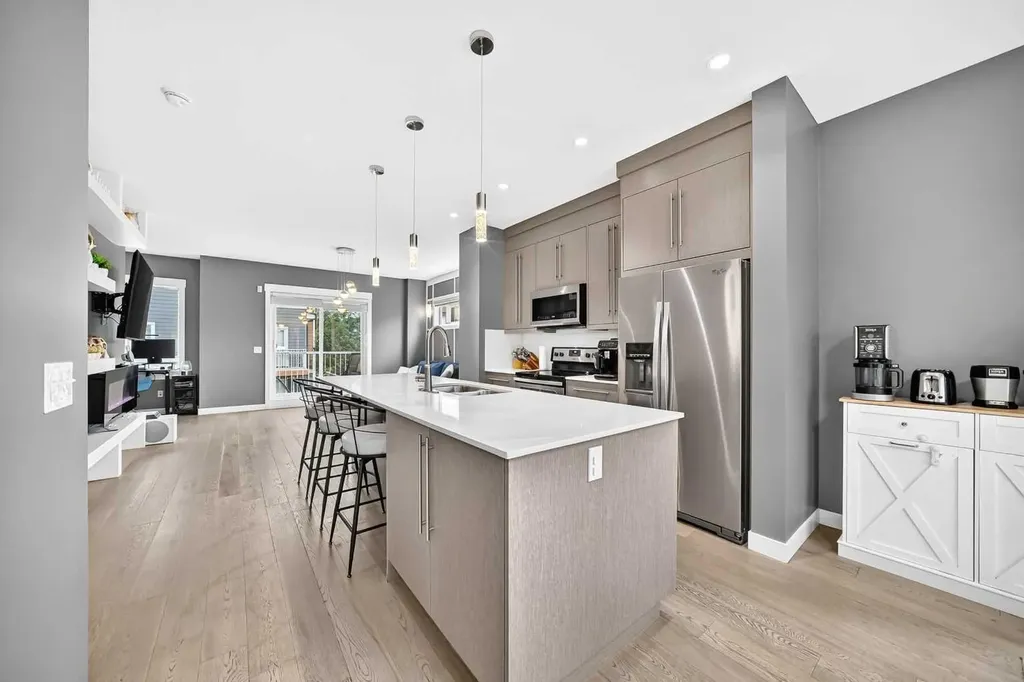 111 Rainbow Falls Gate Chestermere AB T1X 0Z5