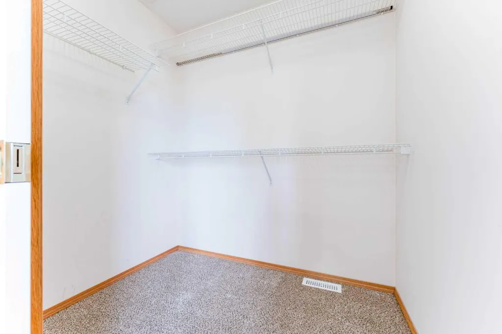 59 Erin Grove SE Calgary AB T2B 3L1