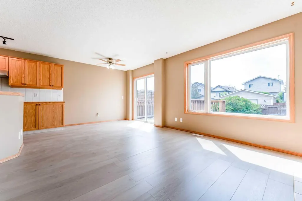 59 Erin Grove SE Calgary AB T2B 3L1