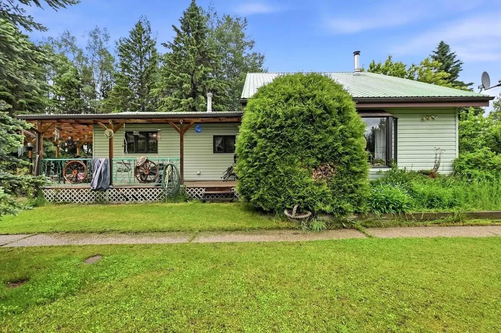 381039 Range Road 7-2 Rural Clearwater County AB T4T 2A2