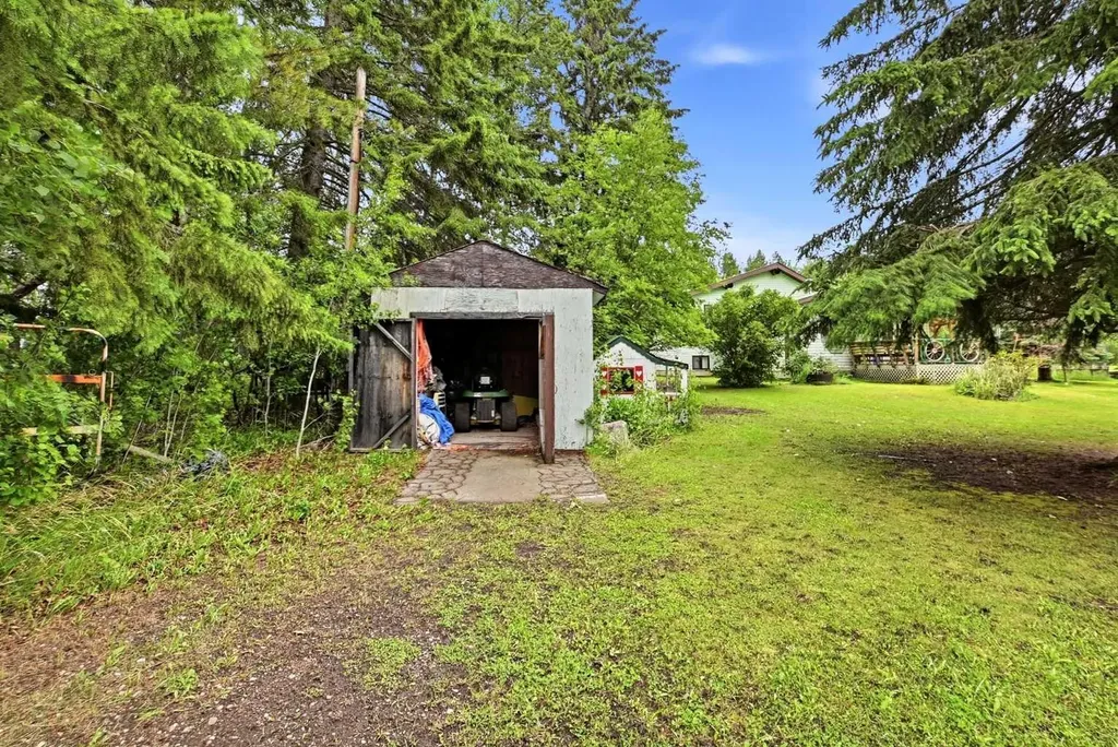 381039 Range Road 7-2 Rural Clearwater County AB T4T 2A2