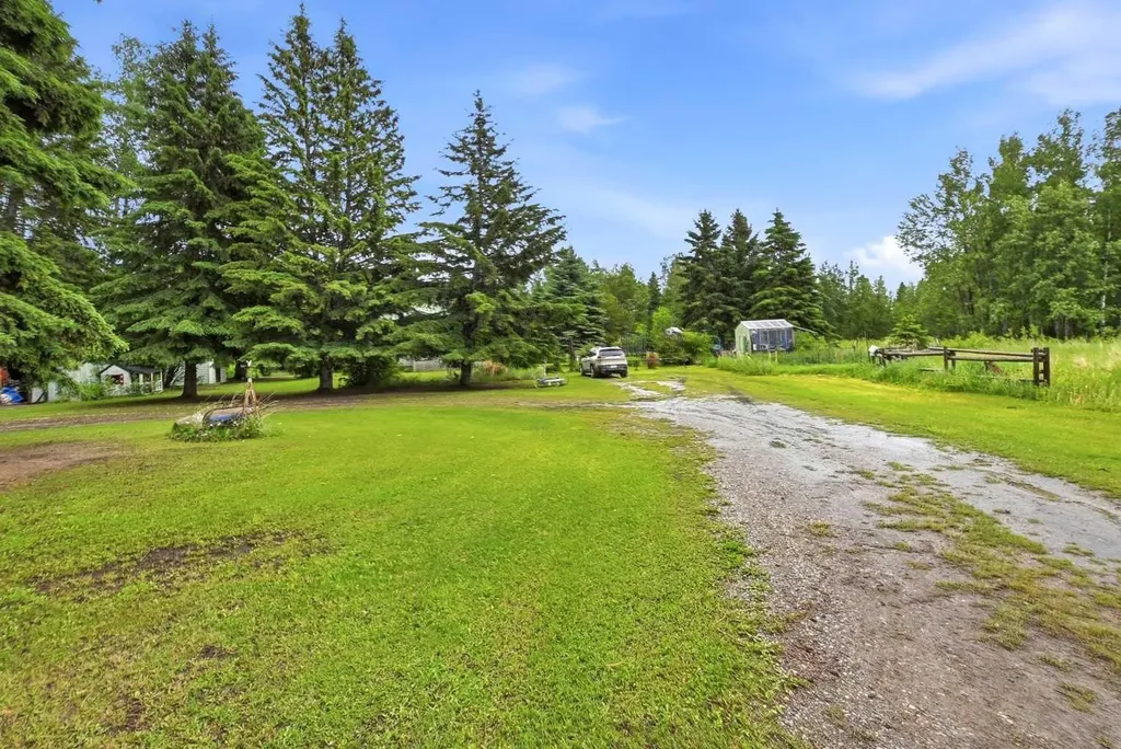 381039 Range Road 7-2 Rural Clearwater County AB T4T 2A2