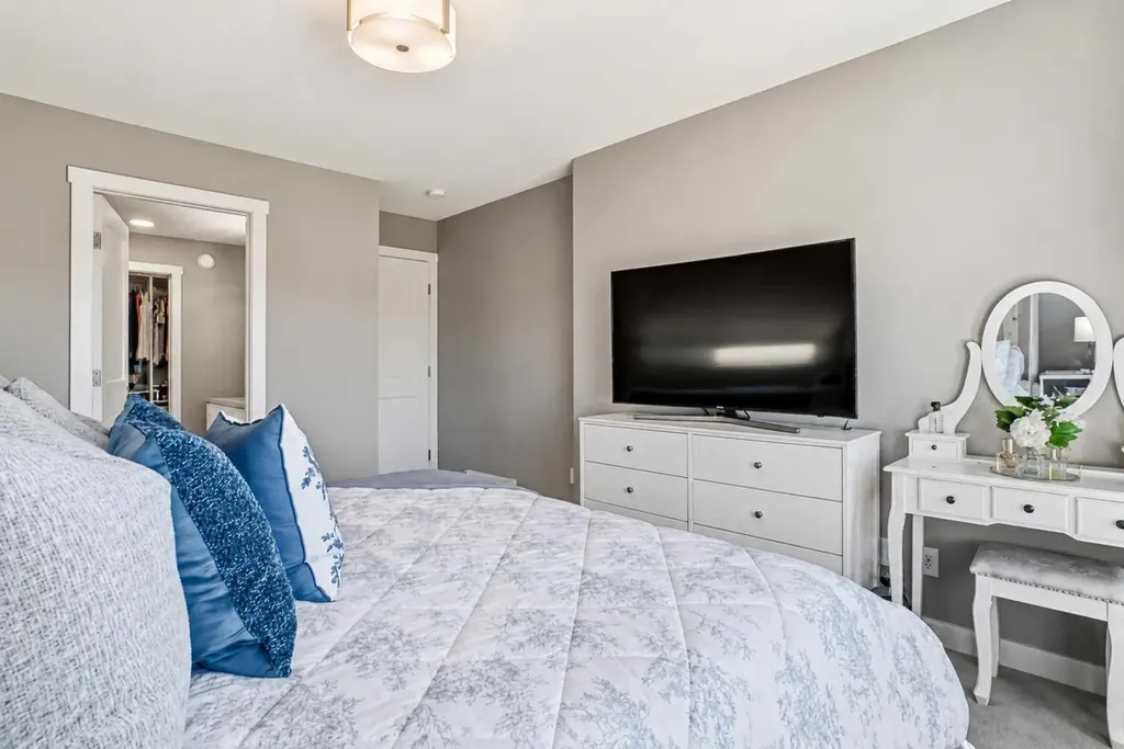 158 Creekstone Passage SW Calgary AB T2X 4R3