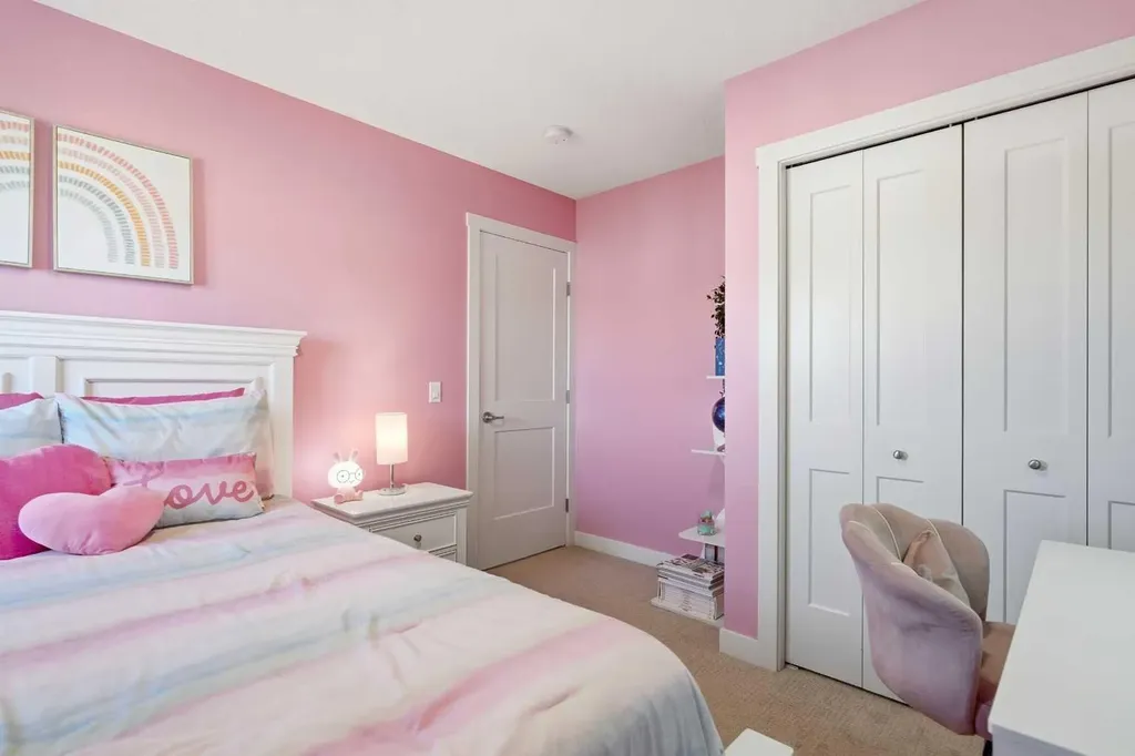 158 Creekstone Passage SW Calgary AB T2X 4R3
