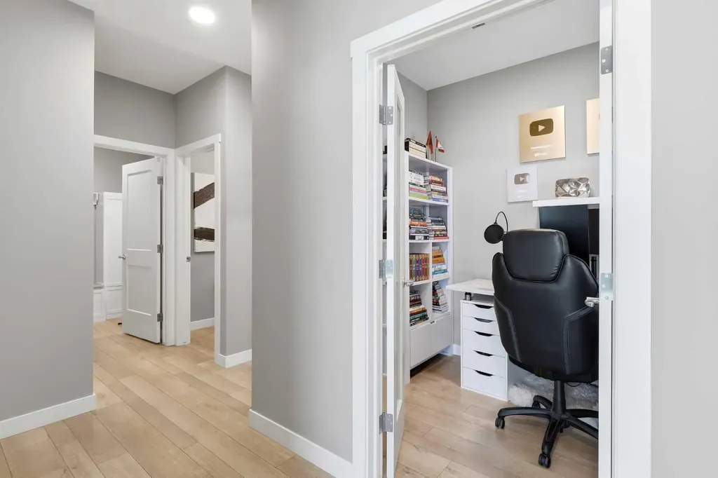 158 Creekstone Passage SW Calgary AB T2X 4R3