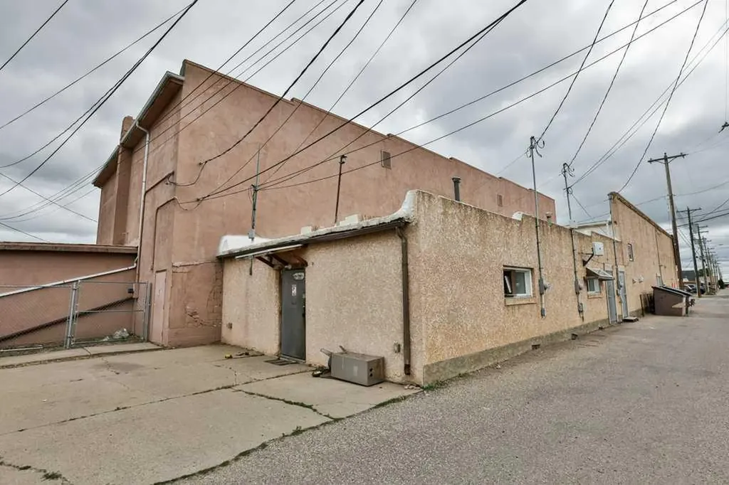 5224 48 Avenue Taber AB T1G 1S1