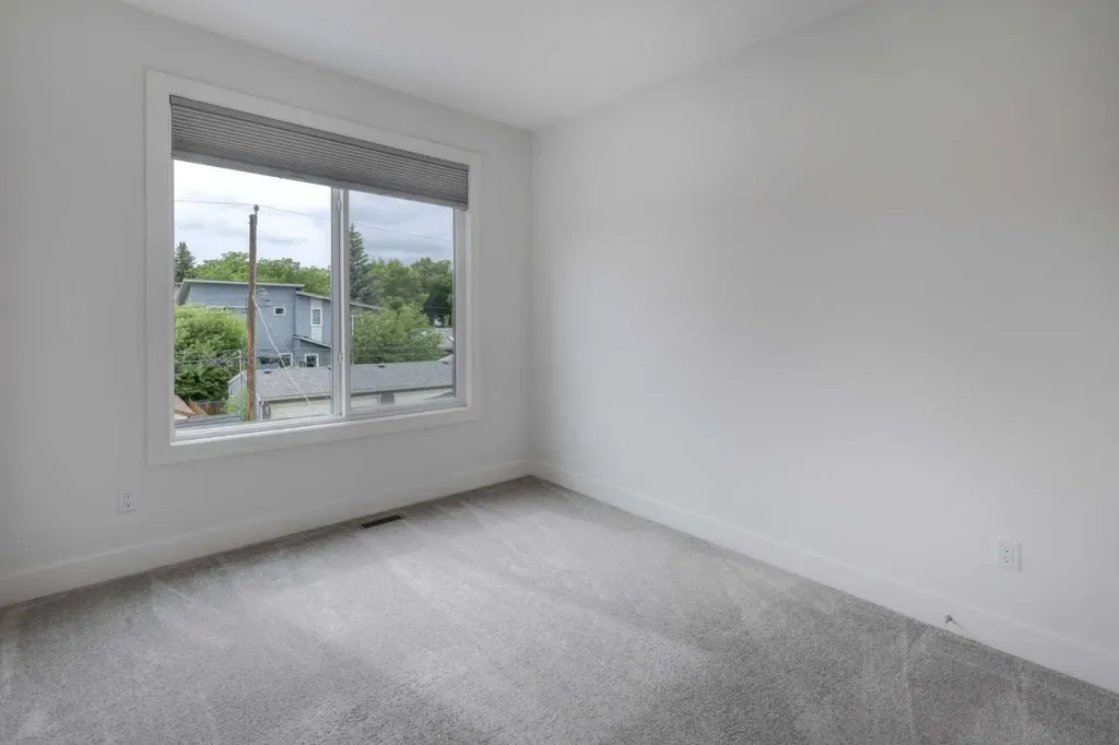 3337 41 Street SW Calgary AB T3E 3L3
