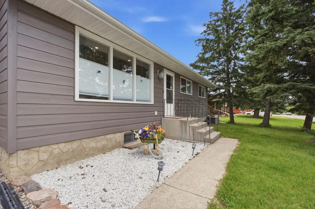 406 Edgar Avenue Diamond Valley AB T0L2A0