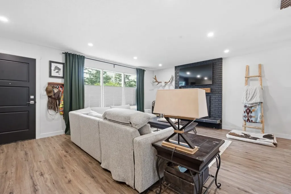 406 Edgar Avenue Diamond Valley AB T0L2A0