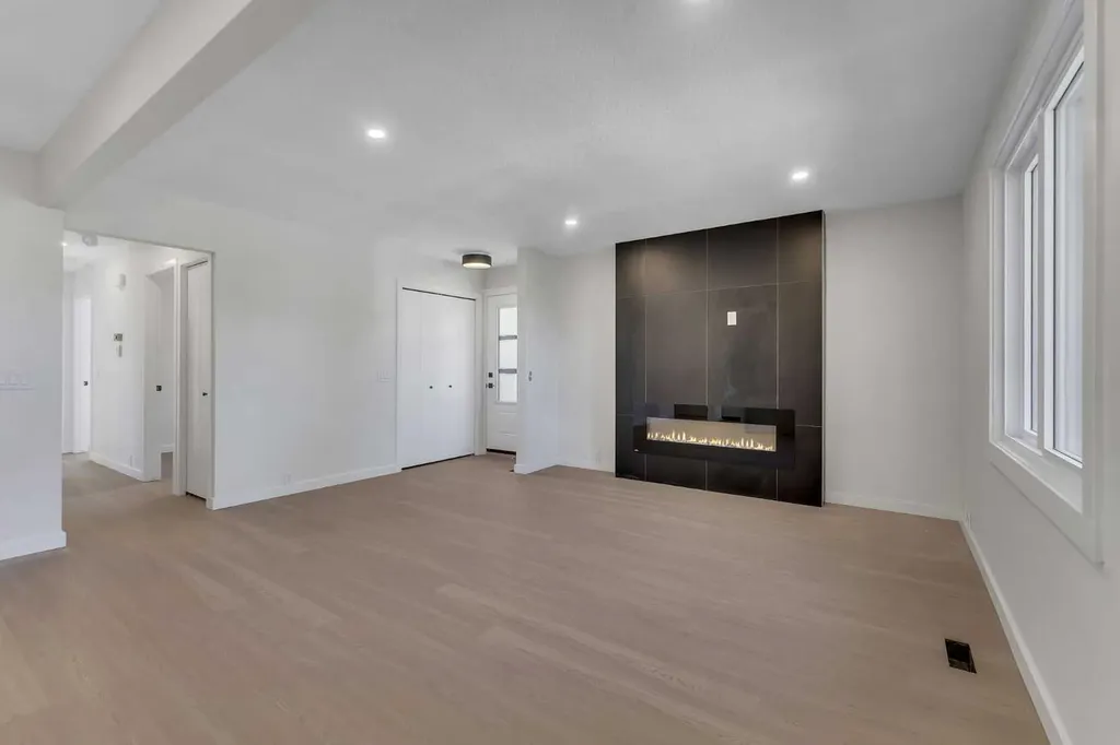 8059 Huntington Street NE Calgary AB T2K 5B8
