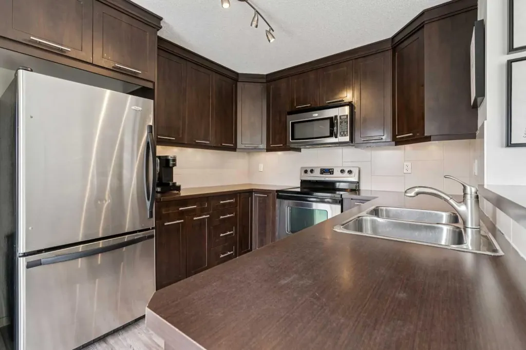 100 Sage Valley Drive NW Calgary AB T3R 0C8