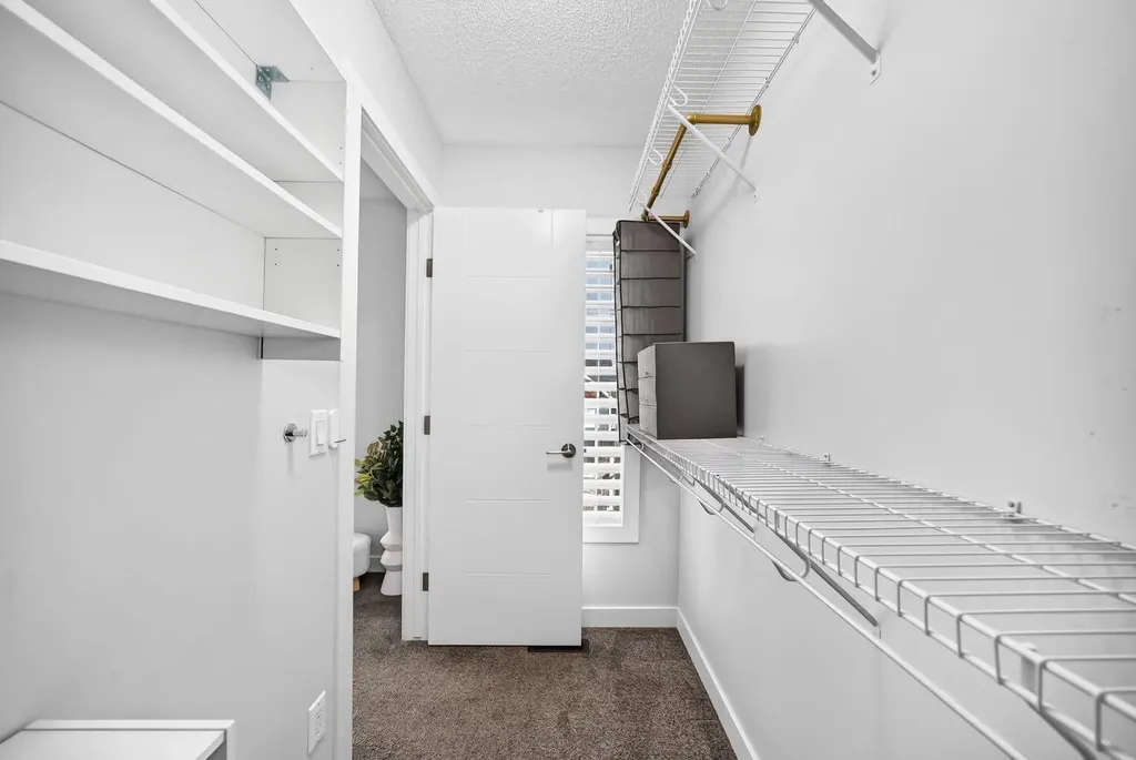 374 Nolancrest Heights NW Calgary AB T3R 0Y1