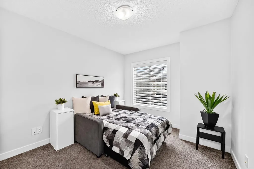 374 Nolancrest Heights NW Calgary AB T3R 0Y1